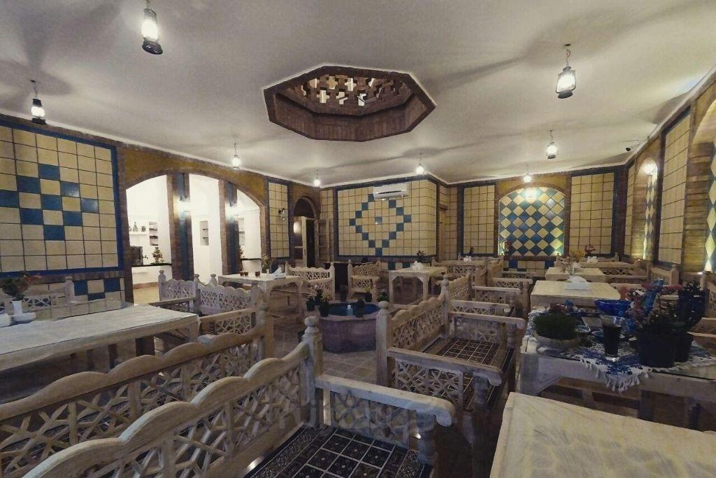 اقامتگاه سنتی فانوس ویونا کاشان