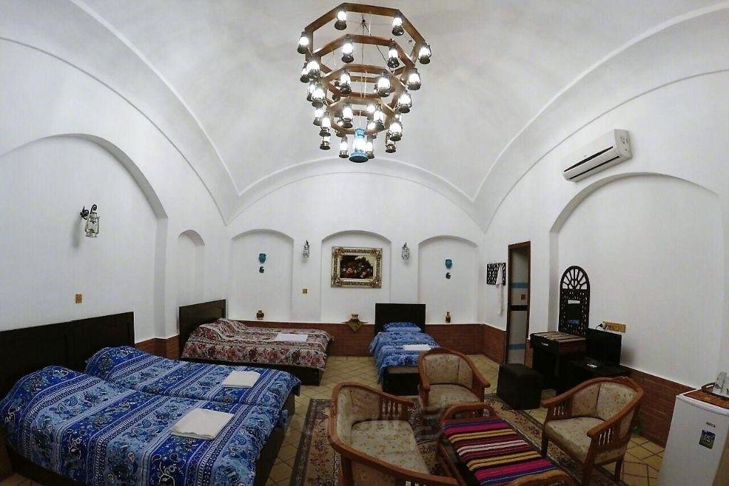 اقامتگاه سنتی فانوس ویونا کاشان